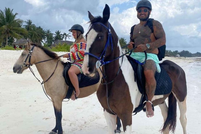 Przejażdżka konna po rajskich plażach Zanzibaru