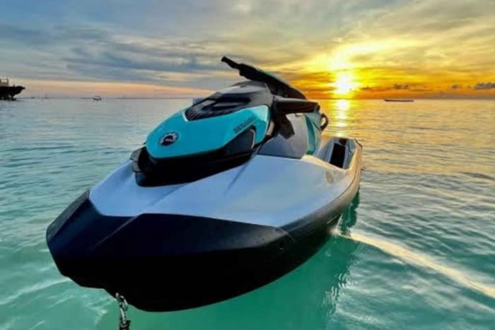 Zanzibar: Kiwengwa Beach met een jetski-avontuur.