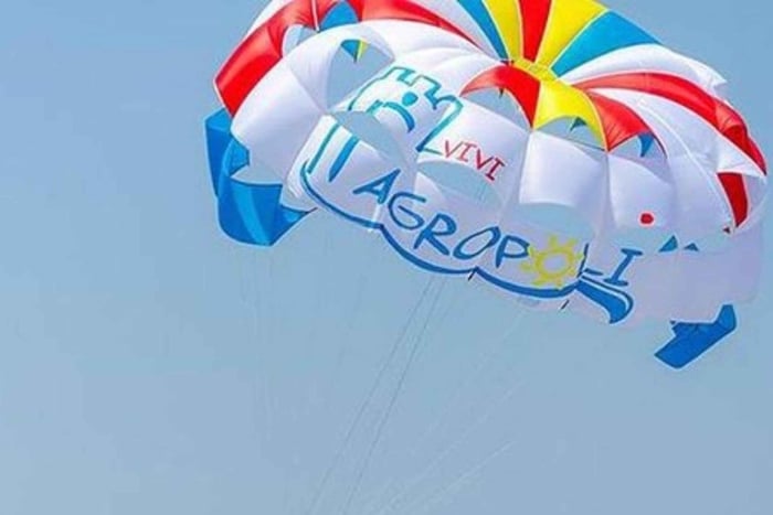 Zanzibar: avventura in parasailing con giro in barca