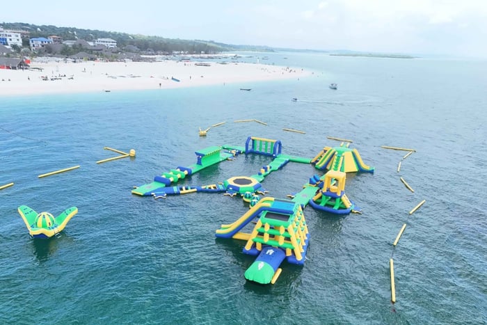 Zanzibar: Splash Paradise Floating Water Park & Jump Spot