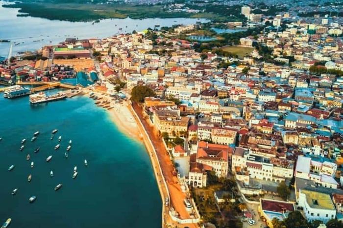 Zanzibar:Stone Town Tour, Prison Island & Nakupenda with BBQ
