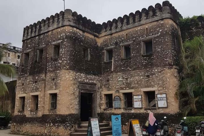 Zanzíbar: tour a pie por la Ciudad de Piedra y cuevas de esclavos con guía