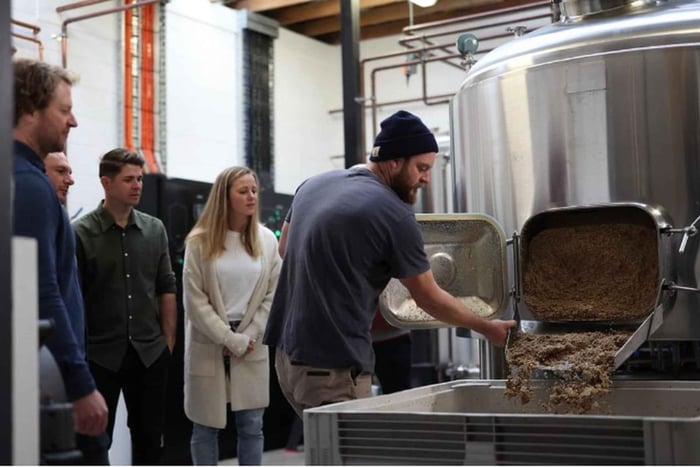 Bicheno: Omvisning på Waubs Harbour Distillery med whiskysmaking