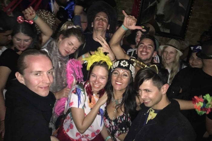 Tel Aviv: Pub Crawl with 4 Stops and Free Shots