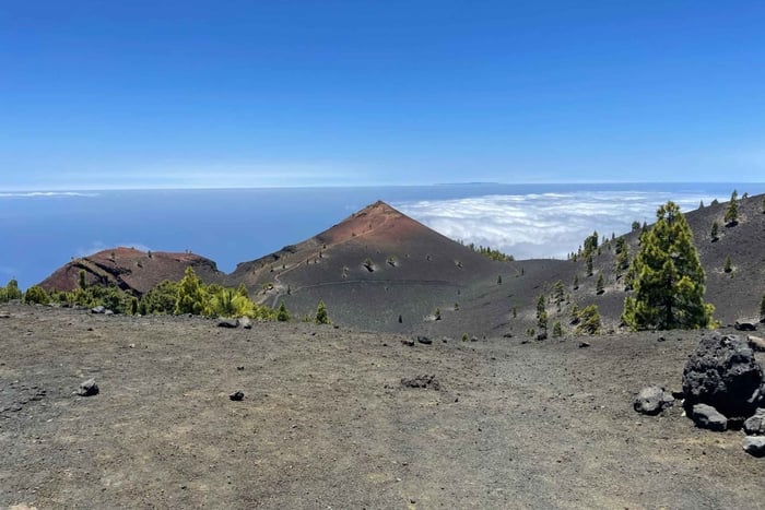 La Palma: Guided trekking tour to volcanoes south