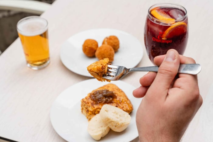 Santa Cruz de Tenerife: Gourmet Tapas and Wine Tour