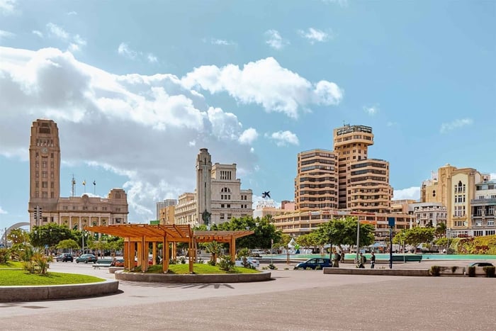 Santa Cruz de Tenerife: walking tour with an expert local guide