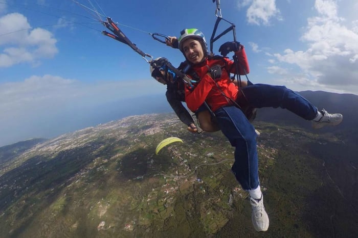 Tandem Paragliding Flight with HD Video