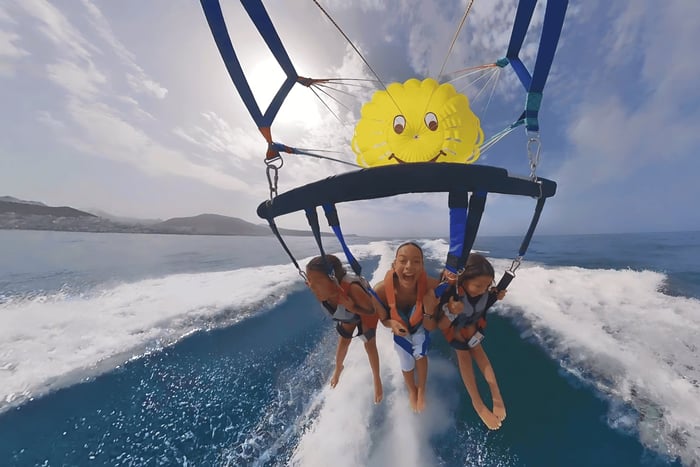 Tenerife: Fly through the sky on a parasail in Los Cristianos