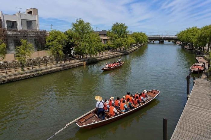 From Takasaki: Private Rafting and Takaragawa Onsen Day Trip