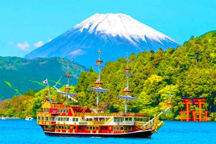 Mt. Fuji Cruise & Hakone Ropeway Day Trip by Bus