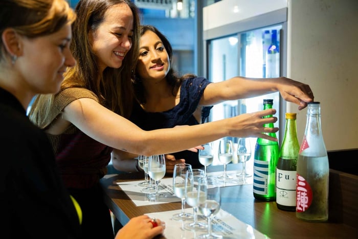 Sake Tasting Experience in Shibuya with Snack Pairing
