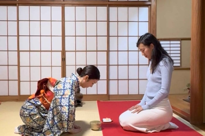 Shibuya Authentic Tea Ceremony with experienced instructor