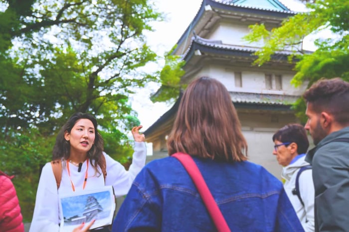 Tokyo Castle: Imperial Palace, Shogun & Garden Walking Tour