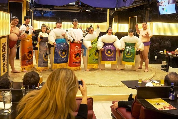 Tokyo:Luxury Sumo Show Experience & Deluxe Japanese cuisine