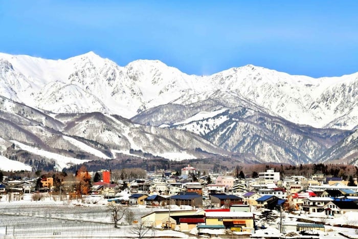 Tokyo/Nagano: Hakuba Valley & Togakushi Shrine 2-Day Tour