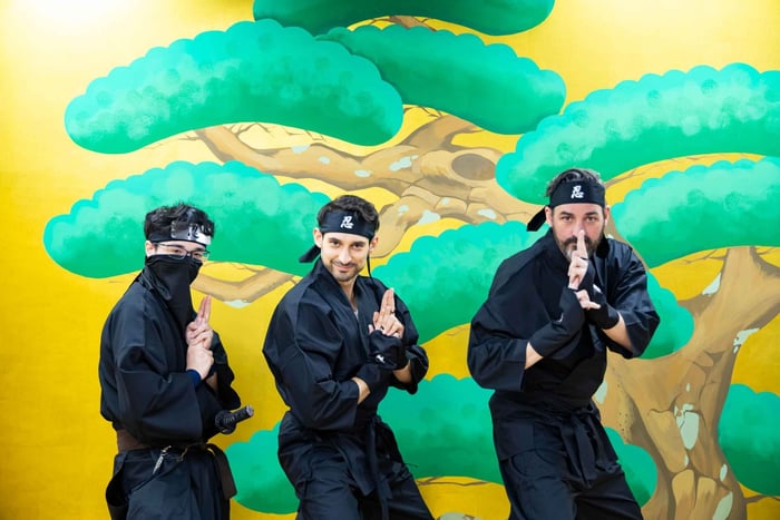 Tokyo: Ninja in Ginza: Throw Shuriken in Authentic Costume