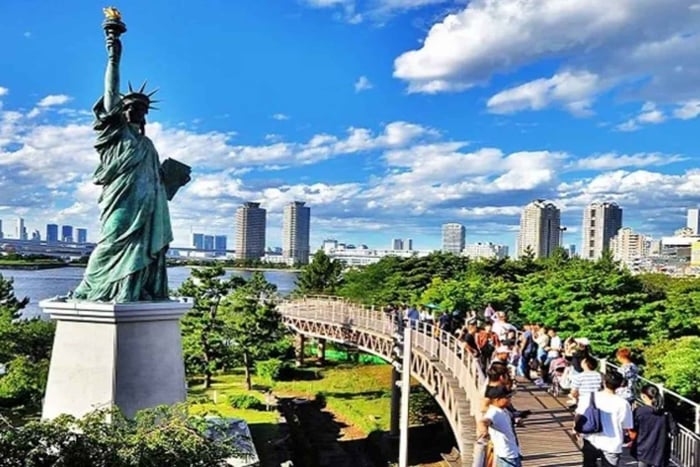 Tokyo Private Day Tour: Custom Itinerary with English-Driver