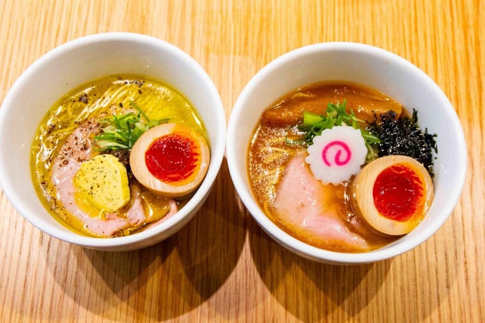 Tokio: Tour de degustación de ramen con 6 mini cuencos de ramen