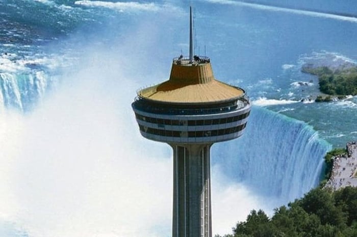 Niagara Falls Private Tour: Boat, Journey & Skylon Tower