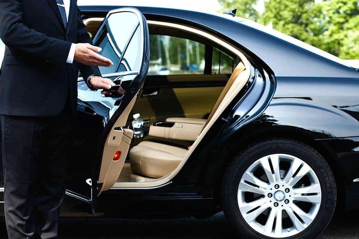 PrivateTransfer:-Toronto Pearson Airport OR Hamilton City Black Car Service