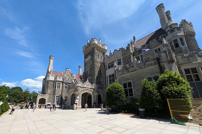 St. Clair West and Casa Loma Food and Walking Experience
