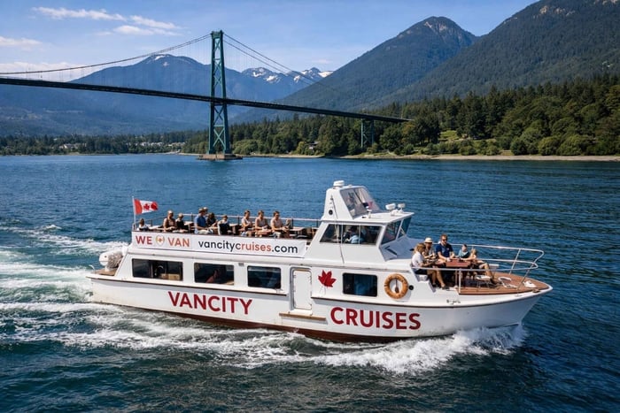 90-Minute Sightseeing Boat Tour with Live Guide
