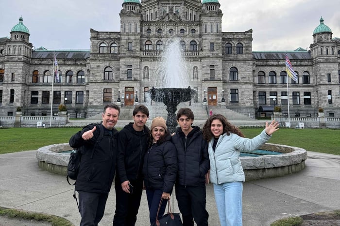 From Vancouver: Private Victoria & Butchart Gardens Day Trip