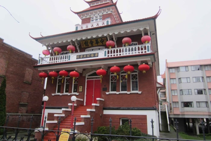 Victoria: 2-Hour Food and History Tour with Tastings