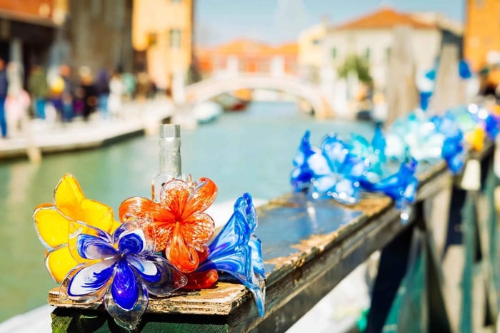 Colors and Traditions: 5.5-Hour Murano and Burano Islands