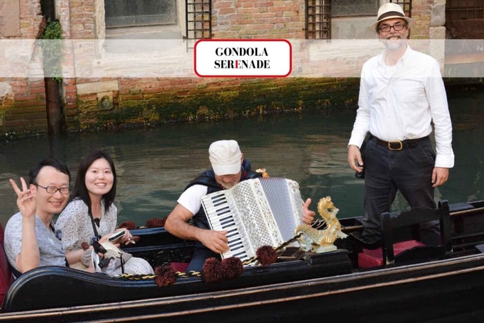 Wenecja: Romantyczna serenada na Canal Grande – w gondoli