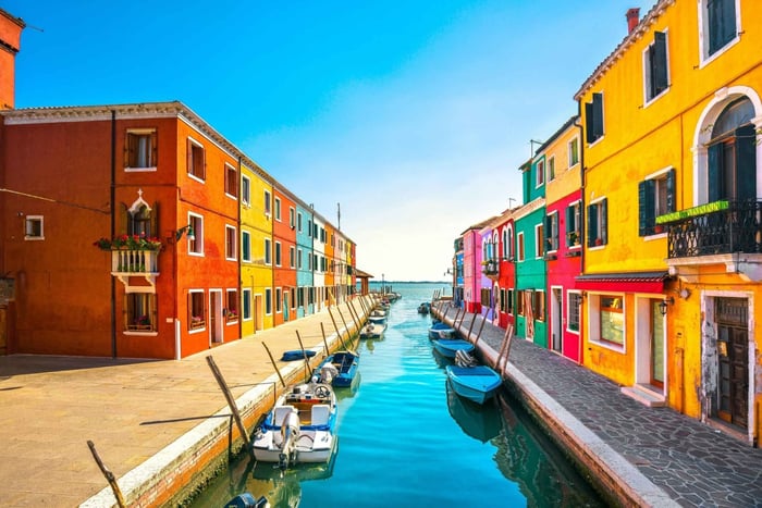 Guidad tur till Murano och Burano med privat båt och glasblåsning