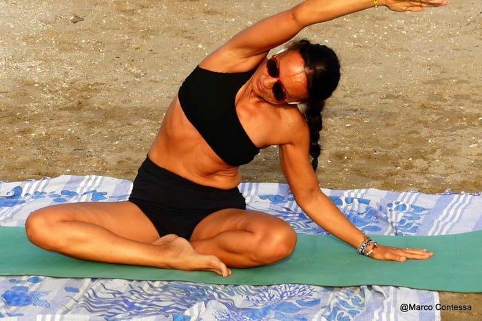 Nomad Yoga in Venetië: buitenreset met lokale docent