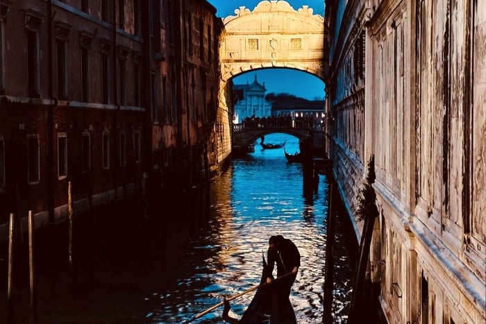 Venice: A Romantic Gondola Ride under the Bridge of Sighs