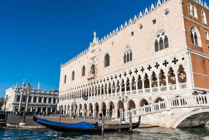 Venice: Doge's Palace Guided Tour with Optional Gondola Ride