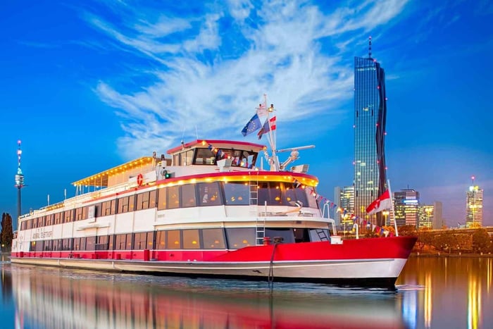3,5-Hour Danube Cruise 'Greek Night'