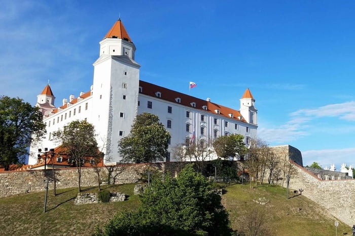 Bratislava with a Local: Private Tour from Vienna