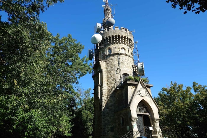E-MTB Tour Vienna: Three viewpoints in the Vienna Woods with a guide