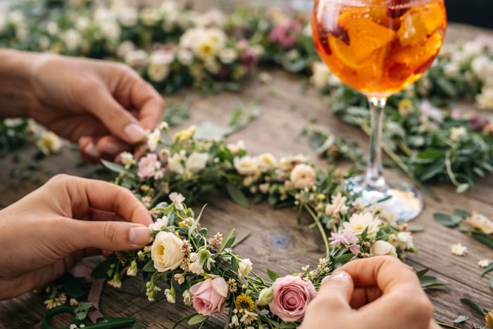 Workshop di corone di fiori con aperitivo