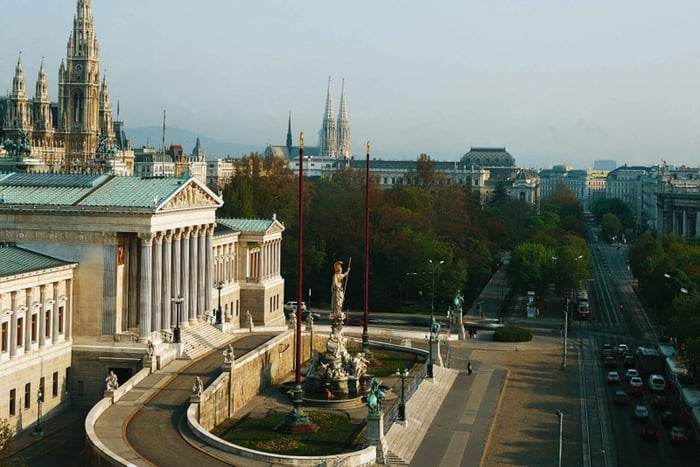 Full-Day Private Tour including Schönbrunn Palace