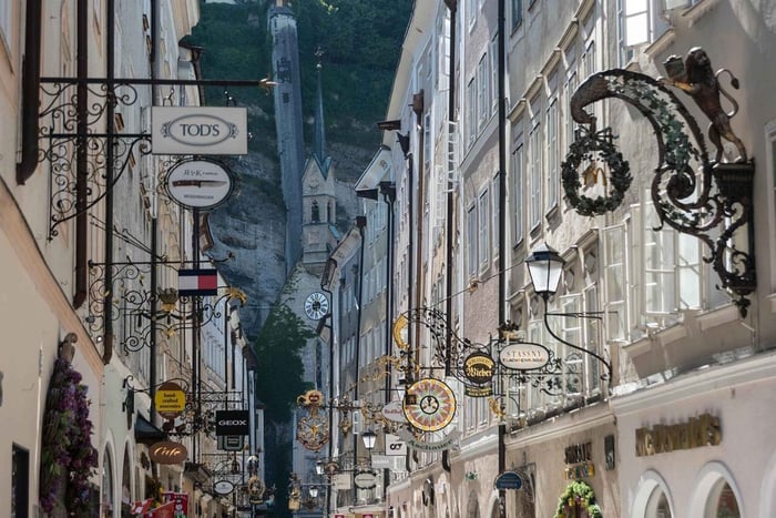 Golden Abbey to Mozart´s City: Austria´s Ultimate Day Trip