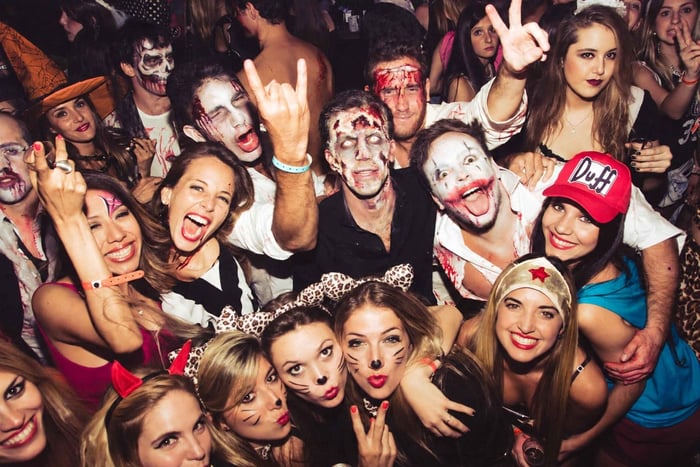 Halloween Party with 5 Drinks and Photos