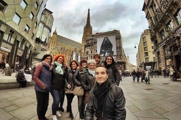 Highlights Walking Tour with a Local Guide