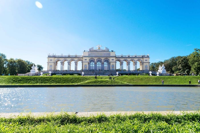Skip the Line Schönbrunn Palace & Panoramic Train