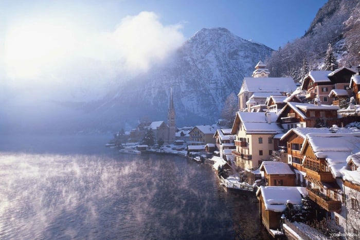 Storybook Austria: Hallstatt & Salzburg with Hotel Pickup