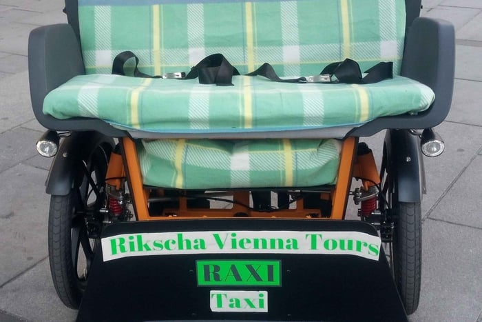 Tour RAXI (electric rickshaw) 3 hours in Vienna