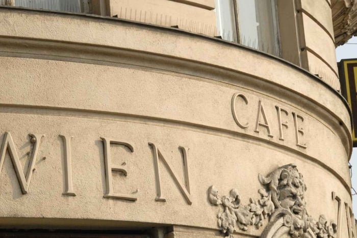 Vienna: Guided Viennese Coffee-House Tour