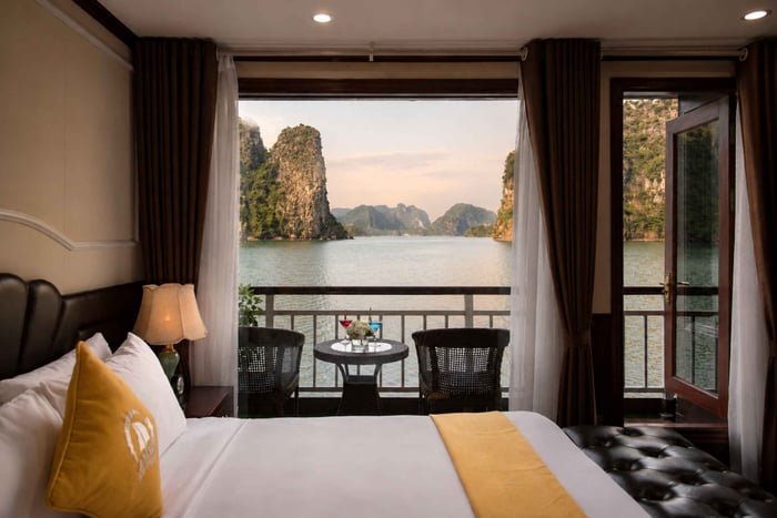 Kolmen päivän 5 tähden risteily Lan Ha Baylla ja Ha Long Baylla | Amour Cruise