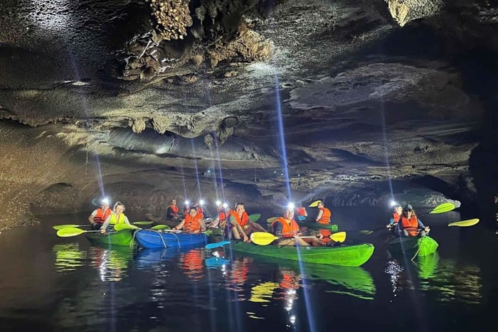 Cat Ba/Hanoi: kayak de noche con plancton luminiscente