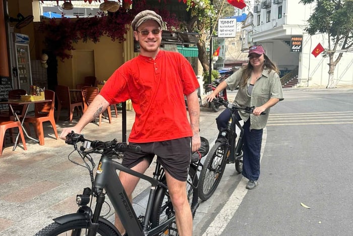 Cát Bà: passeio de bicicleta elétrica e caminhada, parque nacional e cavernas